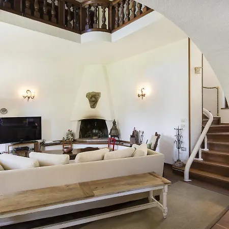 فيلة Sleeps 8 Pool Air Con Wifi *