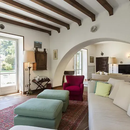 Sleeps 8 Pool Air Con Wifi *